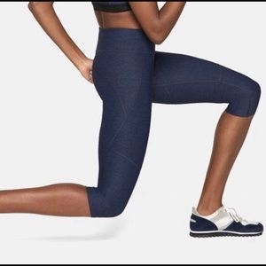 Outdoor voices navy blue cropped workout leggings